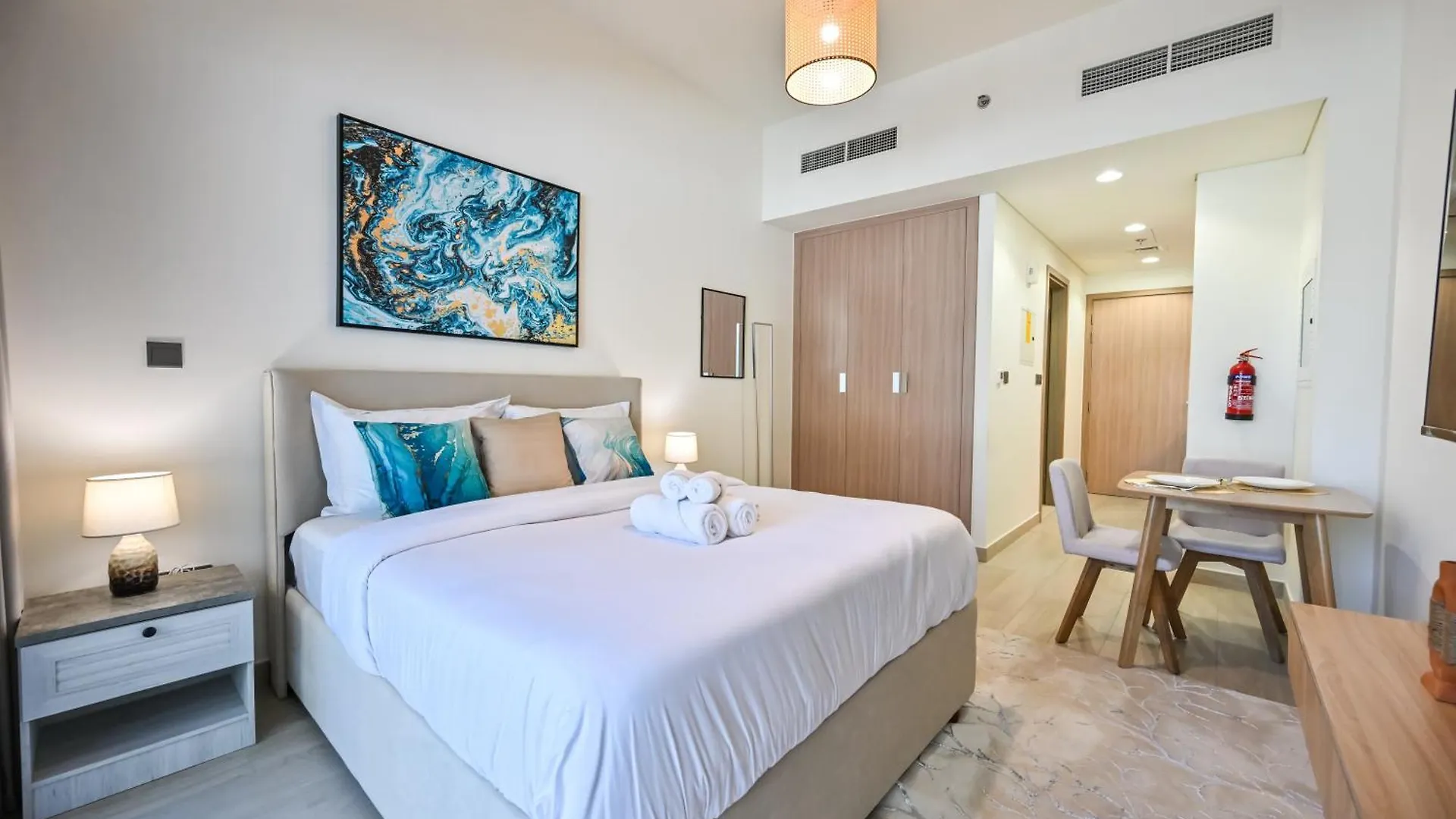 Charming Studio Retreat With A Private Balcony, Just 10 Minutes From The Heart Of The City Dubai 0*,  United Arab Emirates